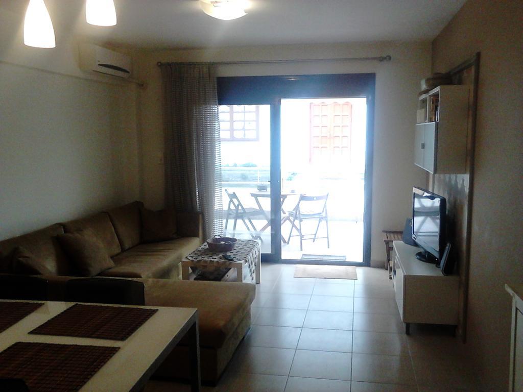 Luxury Apartment By The Beach Néa Péramos エクステリア 写真