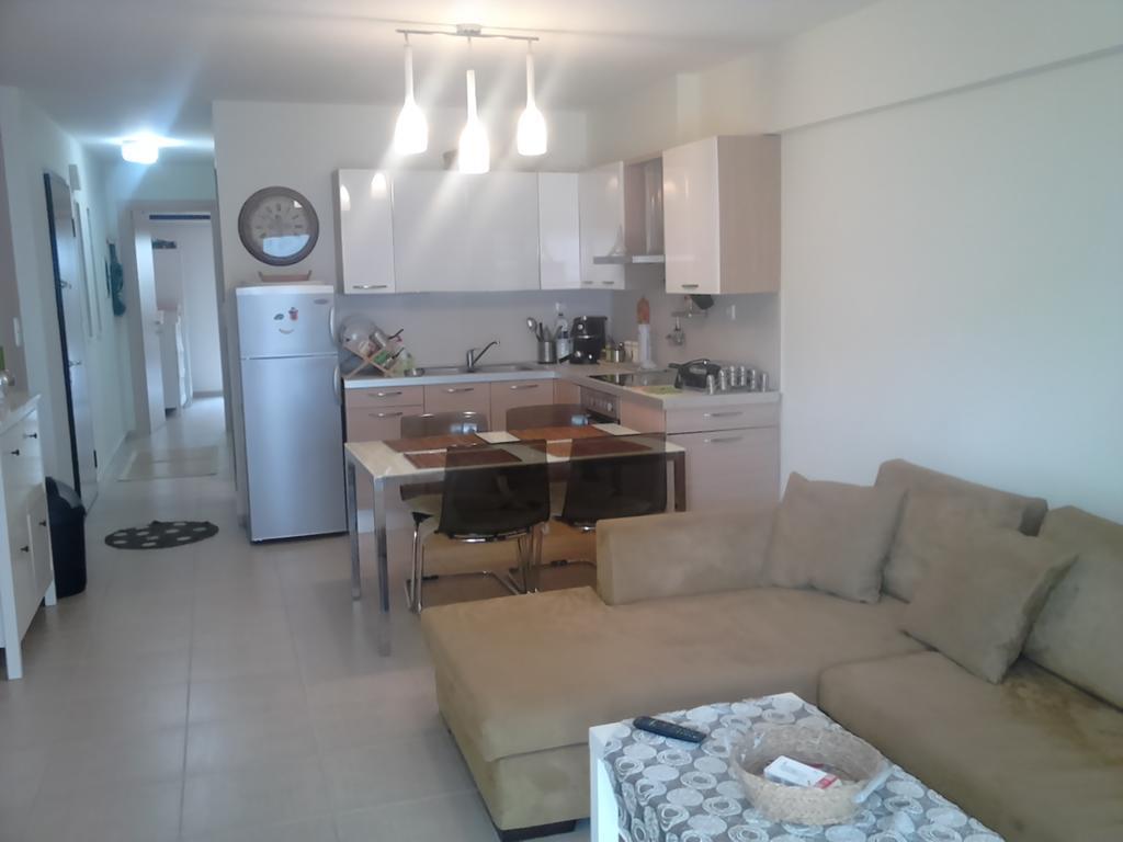 Luxury Apartment By The Beach Néa Péramos エクステリア 写真